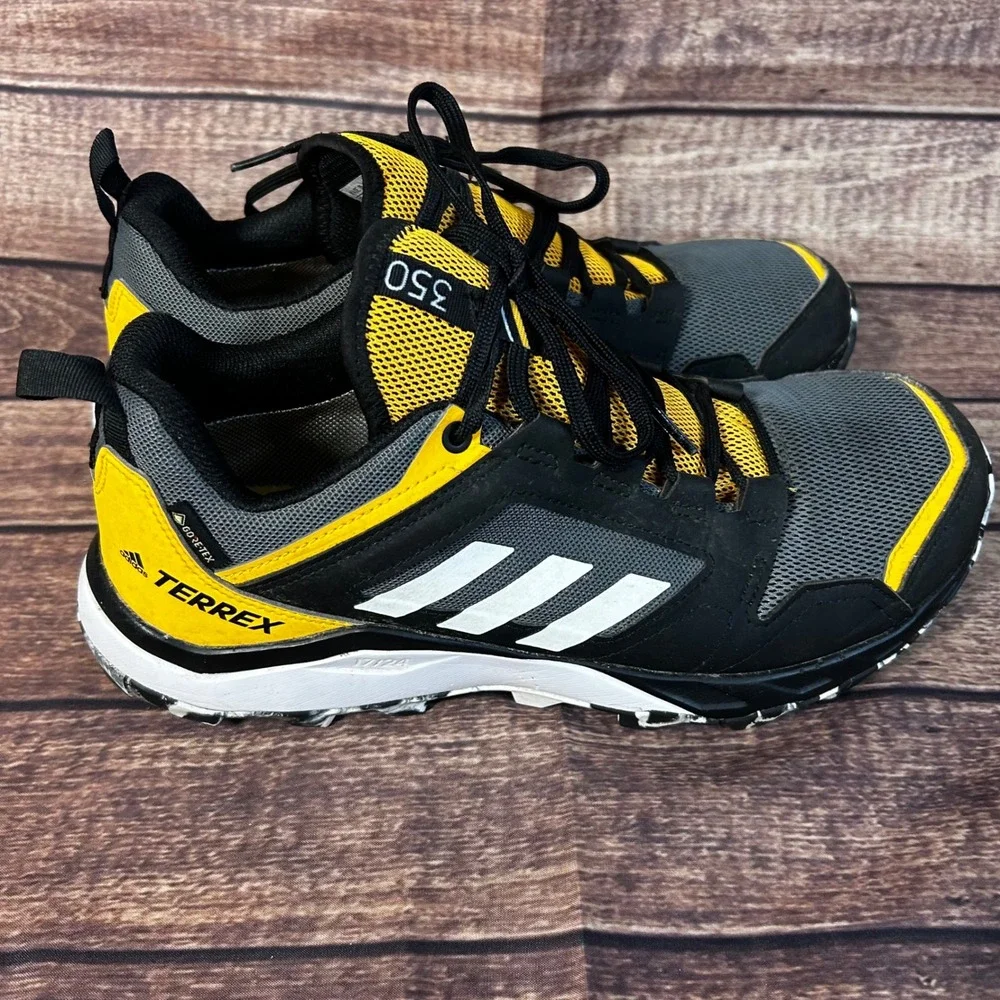 adidas terrex kanadia